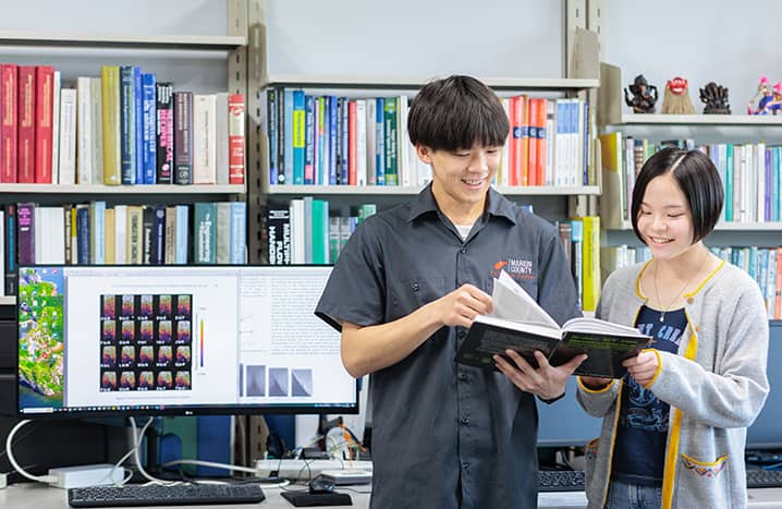 研究室内の様子
